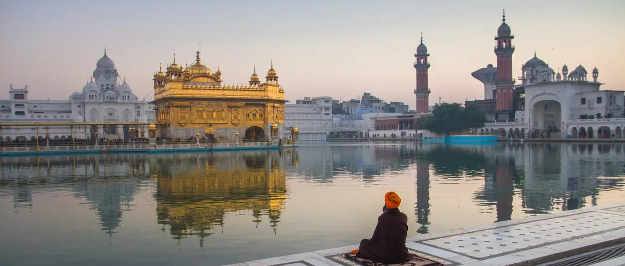 harmandir_sahib_golden_temple_in_amristar_punjab_india