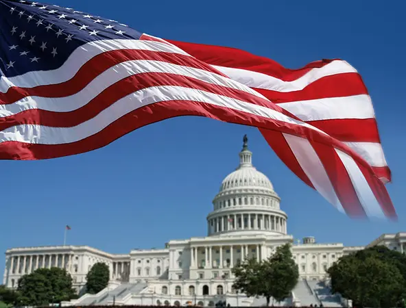 bandiera americana con sfondo monumento