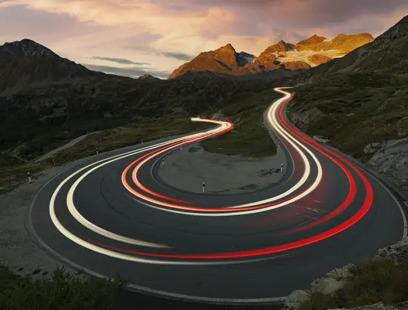 speed light movement around bend