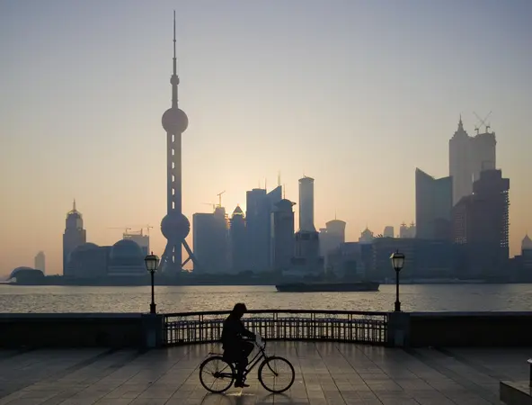 Capture diverging opportunities across emerging markets