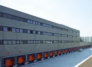 Acquisition of Zalando’s logistics warehouse in April 2020