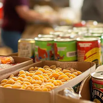 アムンディ・ジャパンとCACIBグループ、認定NPO法人キッズドアへ子ども支援の寄付訪問