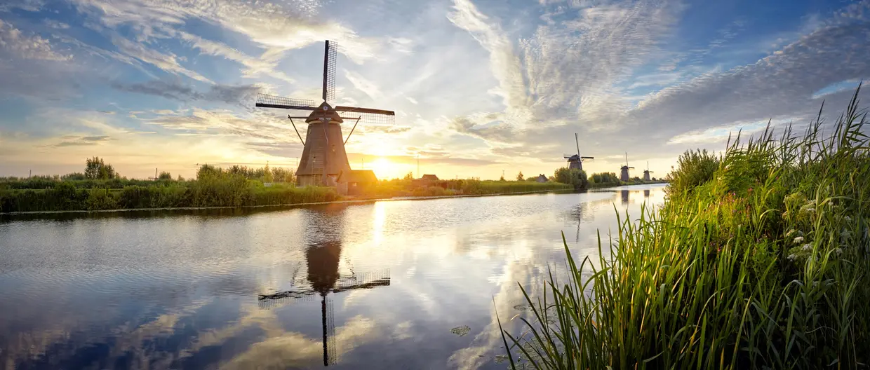 Weltfondstag im April - Windmühlen in den Niederlanden