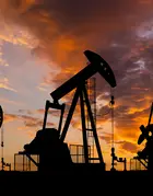 Silhouette de puits de pétrole