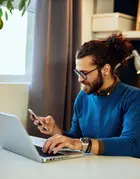 Meet Lucas: a 35-year-old freelance journalist on his retirement journey