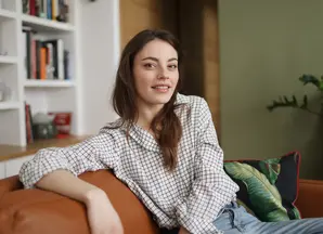 woman 20s smiling