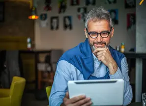 AmA Altersvorsorge Pension -  Mann mitte 50 Bestager