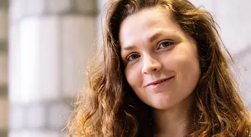 private Altersvorsorge - Junge Frau Mitte 30