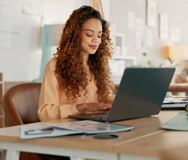 meet Hannah, a 25 year old Marketing specialist on her retirement journey