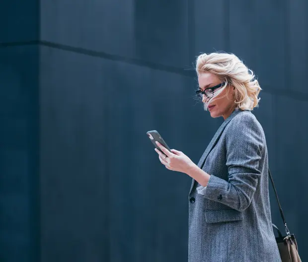 une femme dans les 50