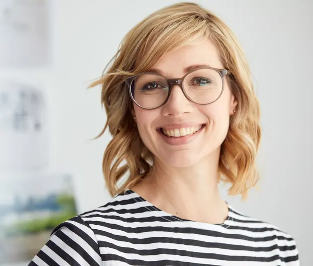 AMA Altersvorsorge Pension - Junge Frau Young Professional 