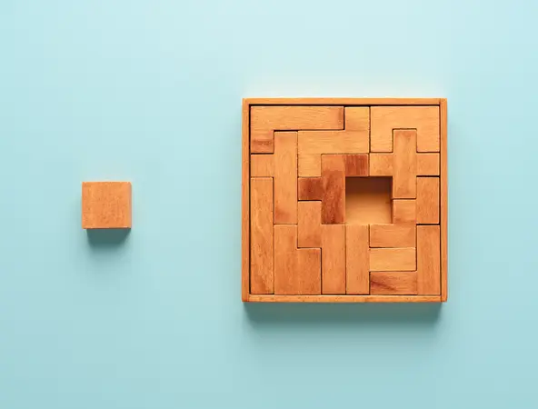 Geometrisches Puzzle aus Holz