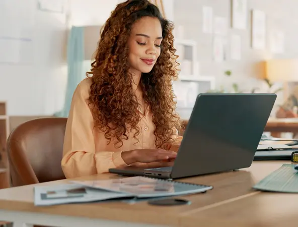 meet Hannah, a 25 year old Marketing specialist on her retirement journey