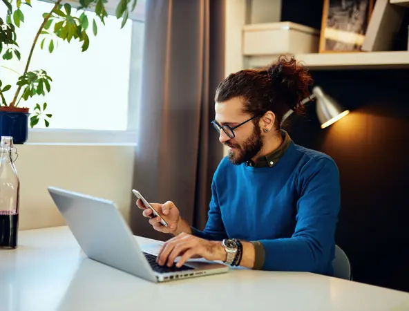 Meet Lucas: a 35-year-old freelance journalist on his retirement journey