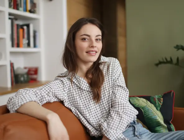 woman 20s smiling