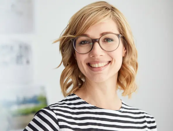 AMA Altersvorsorge Pension - Junge Frau Young Professional 