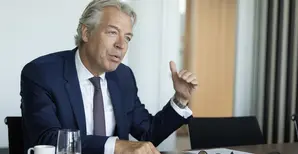 Chris Pellis am Büro